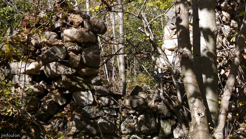 clamensane-vx-19web.jpg - Ouverture dans un mur