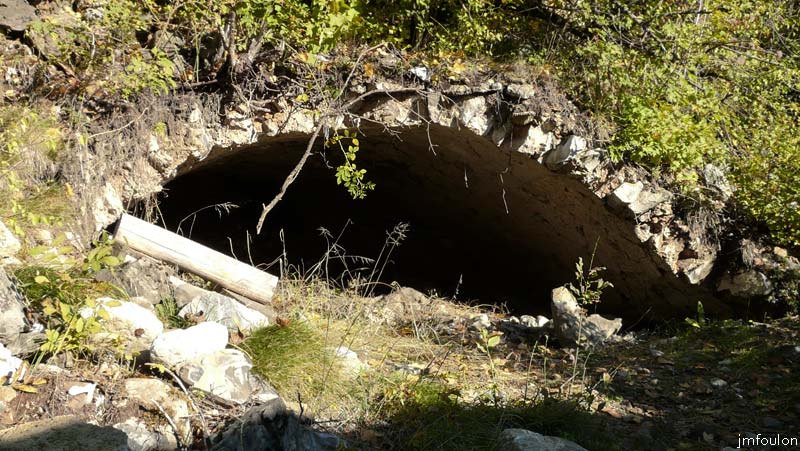 clamensane-vx-35web.jpg - Grande pièce voûtée