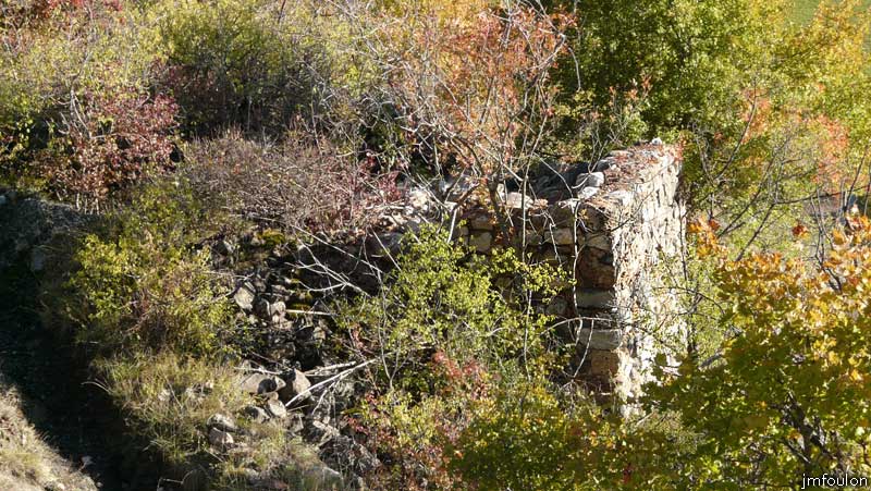 clamensane-vx-47web.jpg - Angle Nord/Ouest de cette tour de guet potentielle