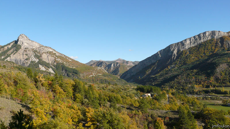 clamensane-vx-53web.jpg - Autre vue plus étendue vers l'Est