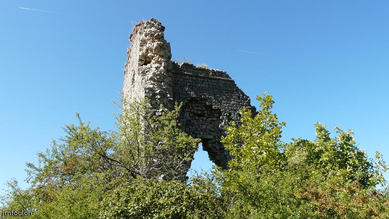 tour-melve-23web.jpg - Le mur Est dans son épaisseur et l'intérieur du mur Sud