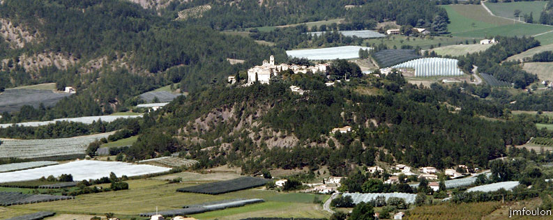 tour-melve-50web.jpg - Zoom sur Ventavon et son château