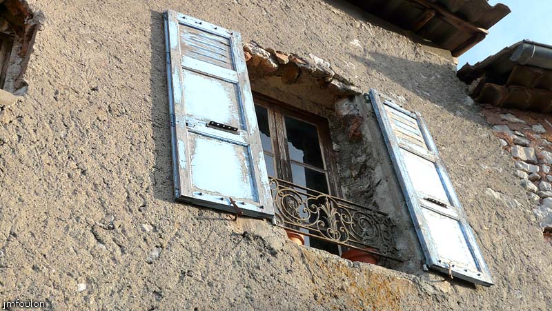 valavoire-15web.jpg - Fenêtre et volets