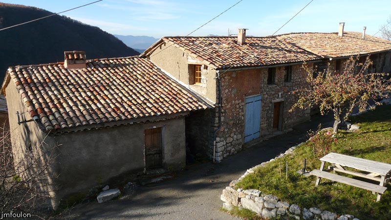 valavoire-17web.jpg - La petite rue également en impasse plus au nord