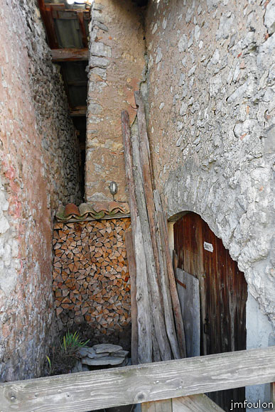 valavoire-19web.jpg - Entre deux maisons