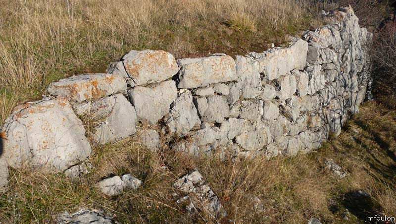 valavoire-39web.jpg - Vue latérale de ce mur