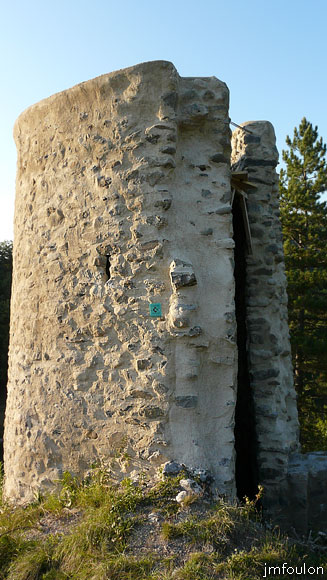 vaumeilh-chateau-03web.jpg - La Tour de Guet (Sud)