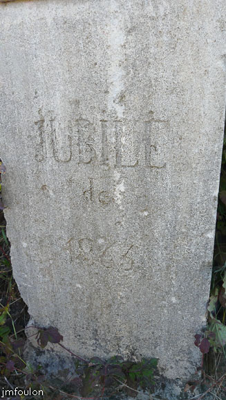 vaumeilh-04web.jpg - La base de l'oratoire "JUBILE de 1863 "