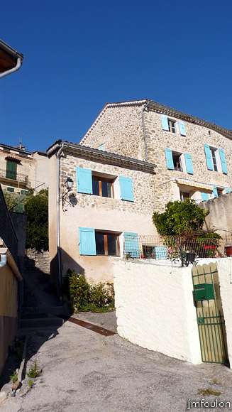 vaumeilh-12web.jpg - Vue vers le Nord du village que nous allons visiter tout au long de cette galerie