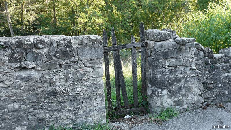 vaumeilh-44web.jpg - Murets des jardins