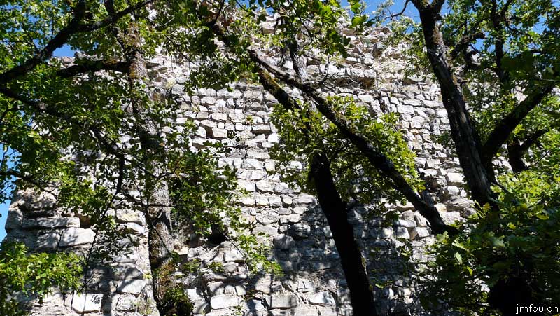 la-batie-11web.jpg - Nous y voici. Ici sa façade Ouest