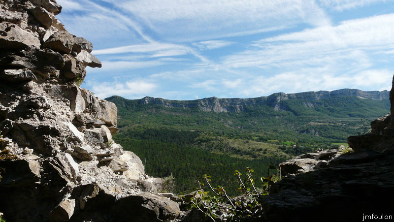 la-batie-29web.jpg - Vue sur la montagne de Gache depuis le mur Sud