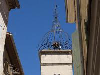 Manosque - Vieille ville  la Porte du Soubeyran (XVIIIeme siècle) - Le clocher de l’horloge, et le campanile à la curieuse forme de poire, qui la surmontent ont été rajoutés au XIXeme siècle.