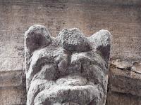 Manosque - Vieille ville  Belle porte rue d'Enfer - Détail de la clé de voute