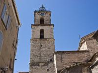 Manosque - Vieille ville  L’Eglise Saint Sauveur (XIIIeme–XIVeme siècles) . Elle fut consacrée en 1372. Romane dans ses structures inférieures, elle est gothique dans ses superstructures. Le campanile date de 1725.