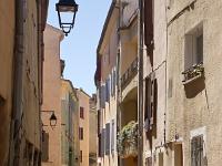 Manosque - Vieille ville  Une des nombreuses rues de la vieille ville