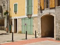 Manosque - Vieille ville  Passage couvert rue du Bon Repos