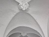 Manosque - Vieille ville  Gypseries dans un immeuble de la rue des Quintrands