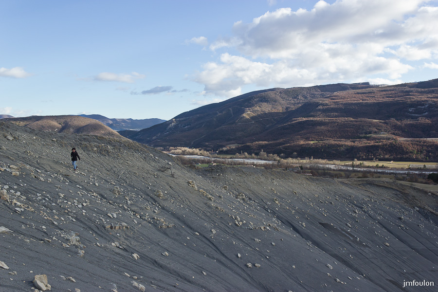 marnes-034-2.jpg - Sur la Crête des Plantayes - Au loin la Vallée du Jabron et les Crêtes de Chapage.
