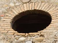 Mison-les-Armands  Oculus sur le pignon Sud de l'ancien relais de diligences et de poste