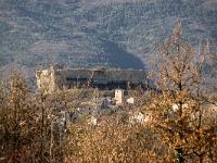 Mison-les-Armands  Vue sur le village médiéval de Mison et son château