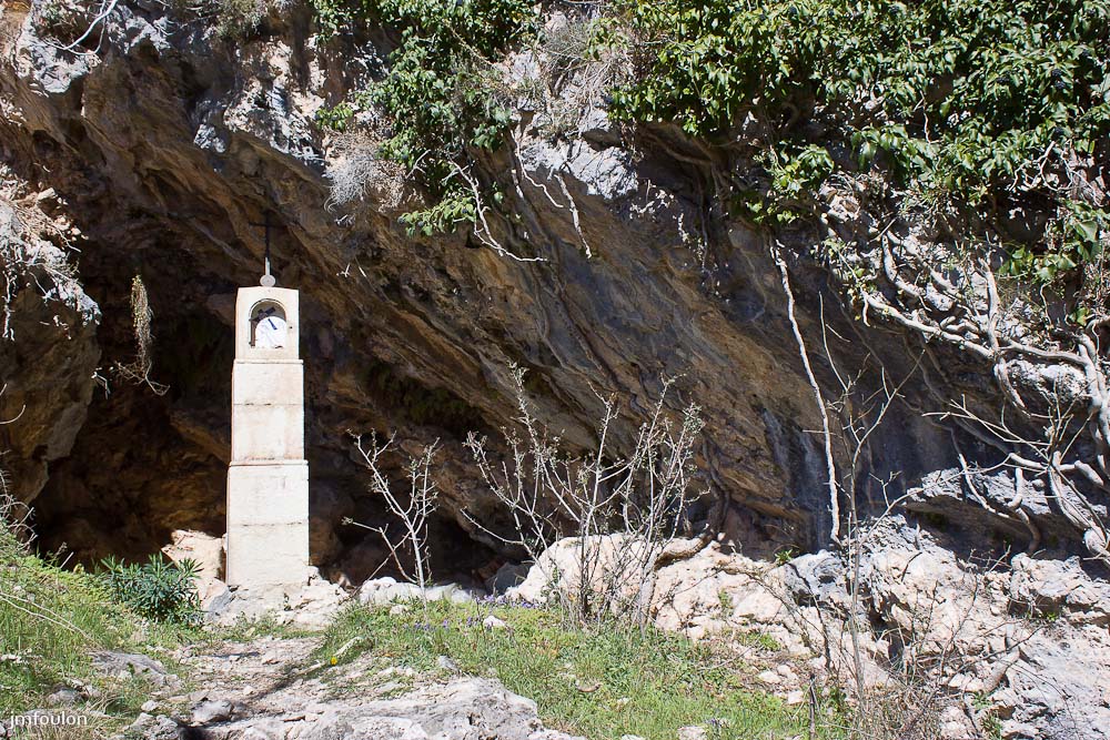 nd-beauvoir-013.jpg - Un autre des aratoires datant de 1860 à la sortie du pont