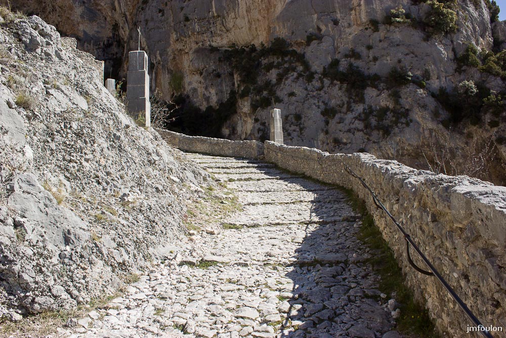 nd-beauvoir-027.jpg - Une autre vue du chemin de croix