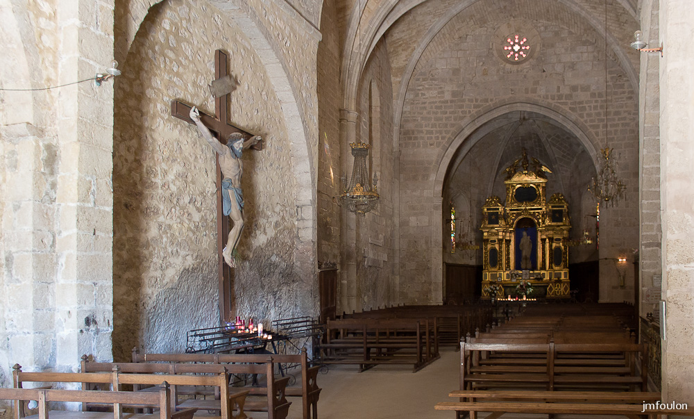 nd-beauvoir-049.jpg - Vue de l'intérieur de la chapelle
