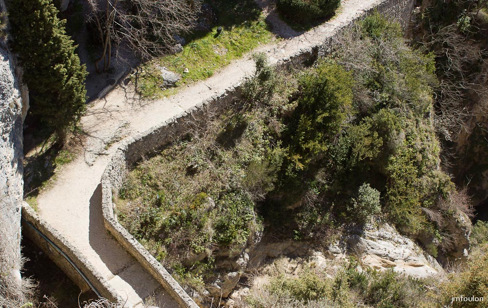 nd-beauvoir-059.jpg - Vue sur le pont depuis la corniche