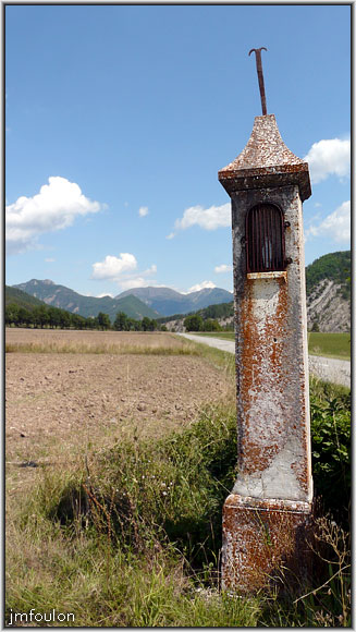nibles-05web.jpg - L'Oratoire au bord de la D 951a l'entrée du chemin du Plan