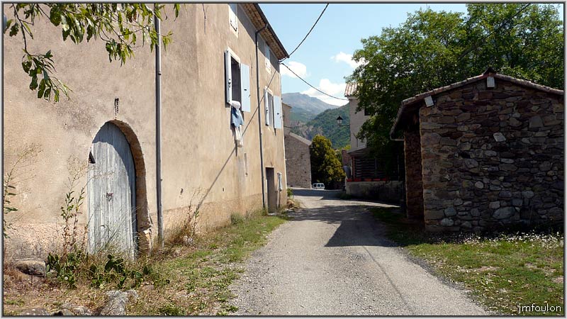 nibles-10web.jpg - Entrée du village