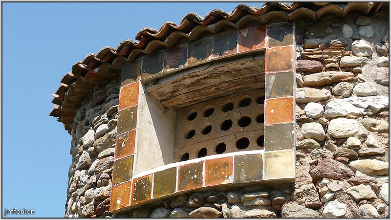 nibles-30web.jpg - Le pigeonnier (détail)