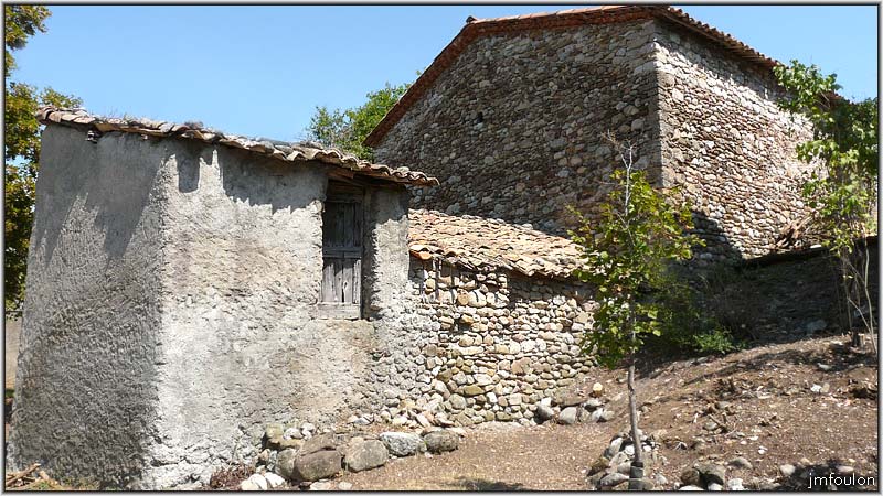 nibles-31web.jpg - Vue de la ferme seigneuriale