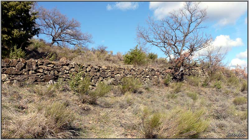 paresous-06web.jpg - Autre mur encore bien conservé