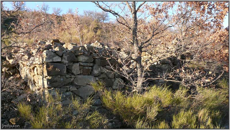 paresous-35web.jpg - Ruine d'un autre cabanon dont il ne reste que la moitié de la hauteur