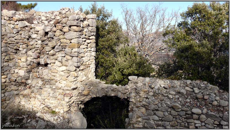 peipin-chateau-06web.jpg - Vestiges du château (XII ème)