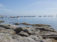Pointe de Penmarc'h  Le petit port de Saint-Pierre au pied du phare d'Eckmühl. Il a gardé son allure du début du XXème siècle