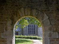 Pont-Croix  Notre-Dame de Roscudon (XIIème siècle) - Ici se trouvait l'ancien cimetière