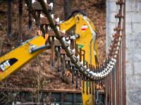 Pont de Fombeton  Comme on peut le voir, les tiges reliant le tablier aux cables sont en partie découpées