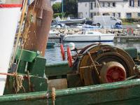 Port de pêche du Guilvinec  A l'avant d'un bateau de pêche