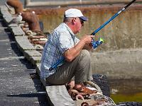 Port de Saint Guénolé  Pêcheur