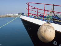 Port de Saint Guénolé  Sur le port de pêche de Saint Guénolé