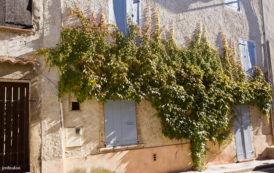 quinson-009.jpg - Façades Cours National