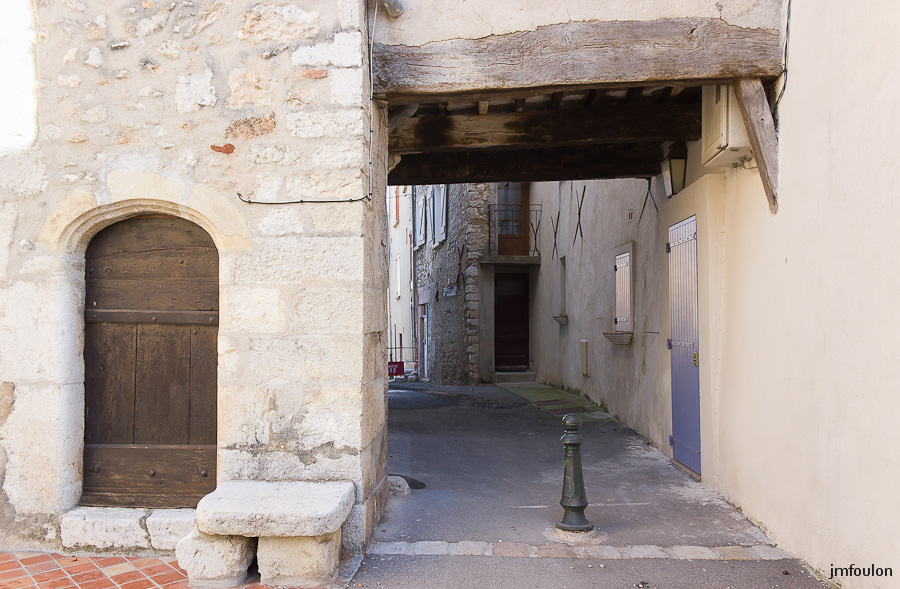 quinson-018.jpg - Dans le village médiéval