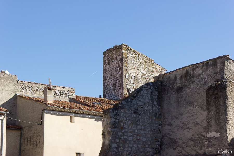 quinson-019.jpg - Dans le village médiéval