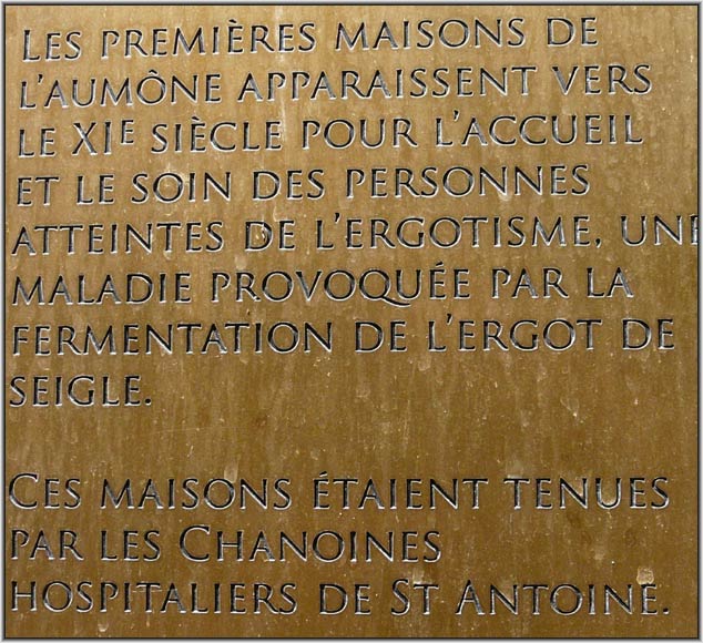 tallard-100web.jpg - Rue Antoine Mourès - Maison de l'Aumône - Quelques explications