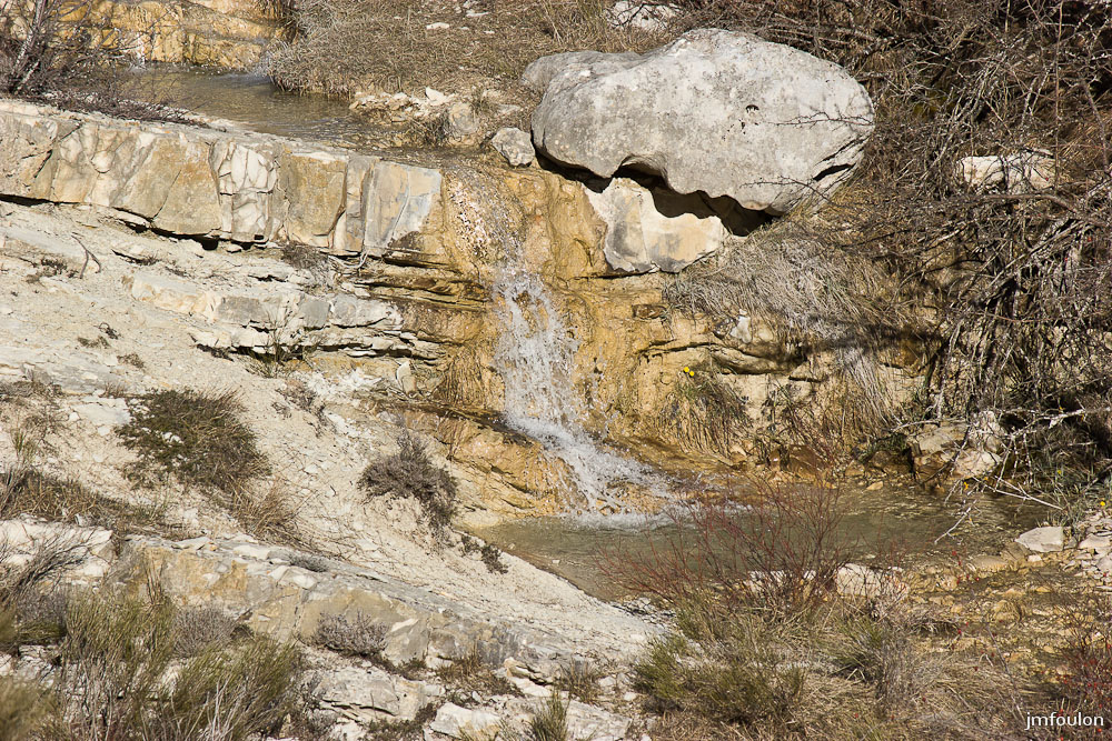 adret-gache-016.jpg - Nous traversons un petit ruisseau qui descend de Gache