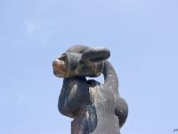 Presqu'île de Crozon  Ancre devant le Mémorial de la Bataille de l’Atlantique sur le site du fort de Kerbonn (détail)