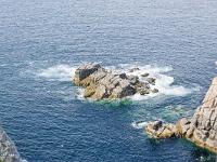 Presqu'île de Crozon  Rocher sur le trait de côte