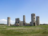 Presqu'île de Crozon  Les ruines du manoir de Saint Pol Roux près de l'Anse de Pen Hat